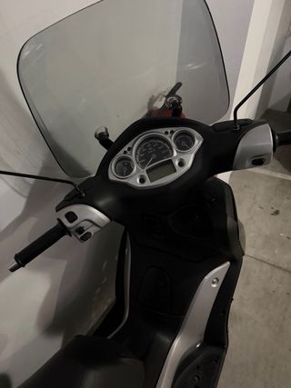 Yamaha City 250cc Maxi Scooter Negra