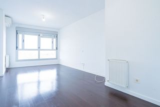 Piso en alquiler en Ensanche de Vallecas - Valdecarros en Madrid