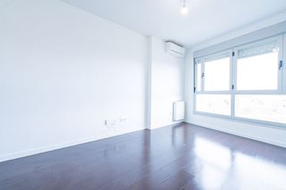 Piso en alquiler en Ensanche de Vallecas - Valdecarros en Madrid