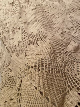 Colcha de ganchillo o macramé beige cama de 90