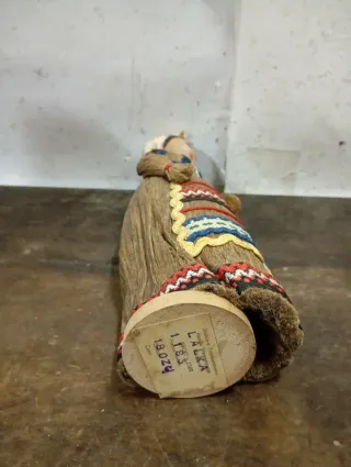 LIQUIDACIÓN Figura artesanal de madera