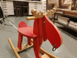 Caballito Balancín Rojo Ikea y  Carrito remolque.