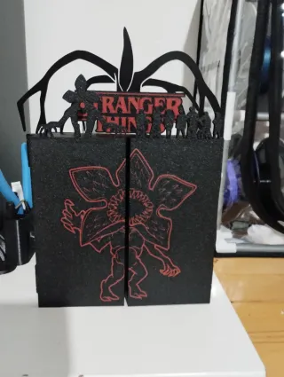 Espositore Stranger Things Funko Kinder Joy