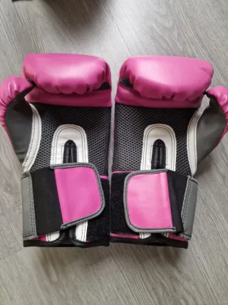 Guantes de Boxeo Everlast Rosas 8 oz + vendas