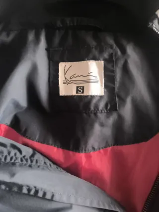 Cortavientos Karl Kani Negro, Rojo y Blanco