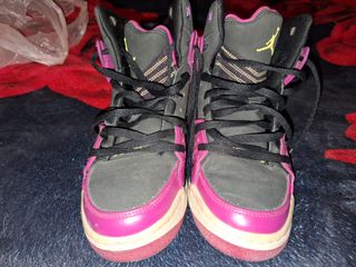 Scarpe Jordan nere e fucsia 37/38