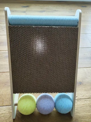 Rascador para Gatos con Cartón Corrugado.