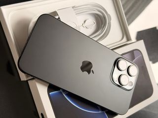 iPhone 16 Pro Max Negro + 2 fundas. Como nuevo