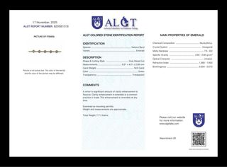 Pulsera con 5 esmeraldas.