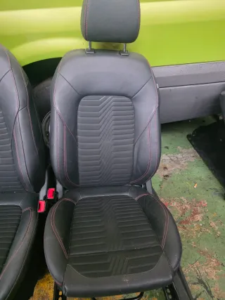 Interior Completo + Apoyabrazos Ford puma año 2021