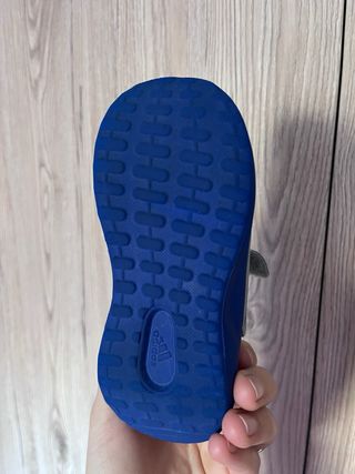 Scarpe Adidas Bambino Taglia 23