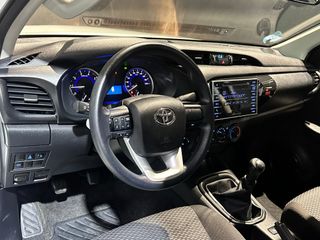 Toyota Hilux 2.4 D-4D Cabina Doble GX