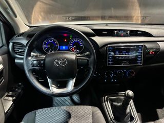 Toyota Hilux 2.4 D-4D Cabina Doble GX