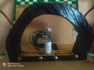 Lámpara artesanal de madera