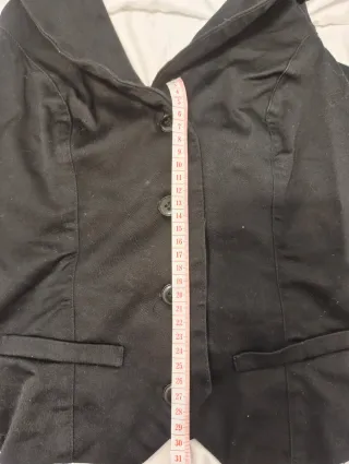 Elegante chaleco negro