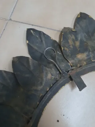 Marco decorativo sol metal dorado 65cm