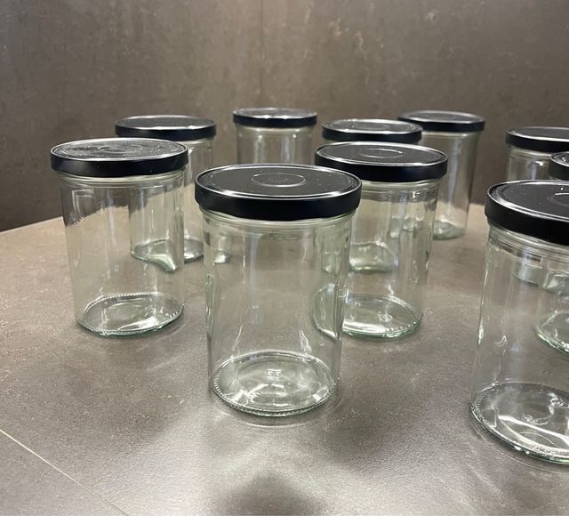 Lotto di 10 barattoli multiuso con coperchio nero