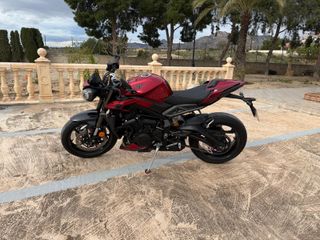 TRIUMPH Street Triple 765 RS Roja/Negra