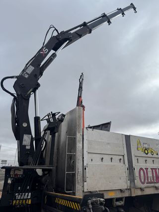 Man 18.264 Basculante con grúa HIAB