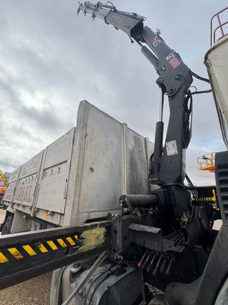 Man 18.264 Basculante con grúa HIAB