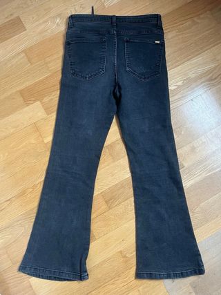 Pantalón vaquero campana con cordones