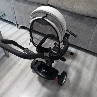 Triciclo infantil negro y blanco