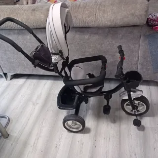 Triciclo infantil negro y blanco