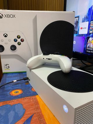 Xbox Series S Blanca + Mando