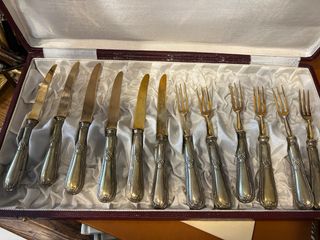 Antiguos cubiertos de postre/merienda