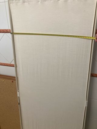 Biombo separador beige y blanco