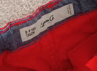 Pantalón corto niño rojo talla 8