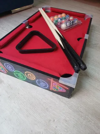 Juegos de mesa: Futbolín y Billar