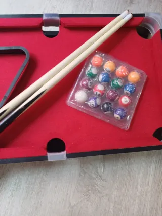 Juegos de mesa: Futbolín y Billar
