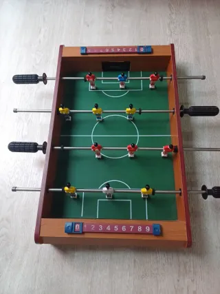Juegos de mesa: Futbolín y Billar
