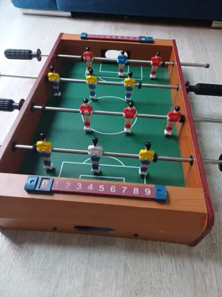 Juegos de mesa: Futbolín y Billar