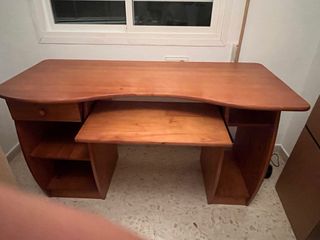 Escritorio de pino