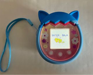 Tamagotchi Pix Rosa con Funda Azul
