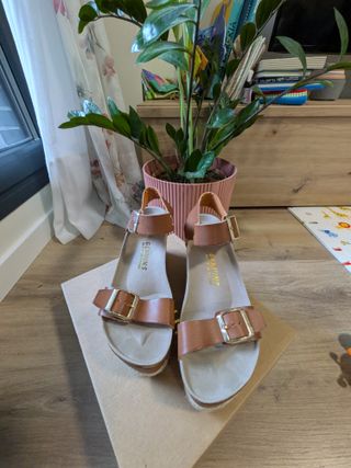 Sandalias Genuins Marrón Plataforma