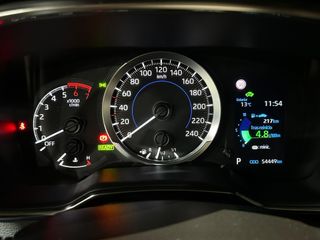 Toyota Corolla 1.8 125H BUSINESS PLUS E-CVT