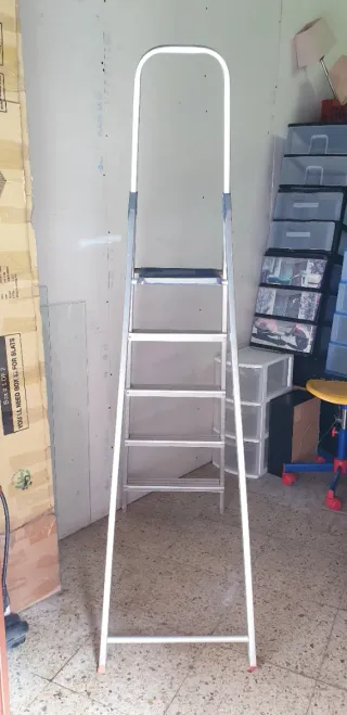 ESCALERA CON TRANSPORTE INCLUIDO