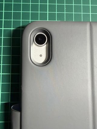 iPad 10ª Gen 11 64GB Gris con funda logited