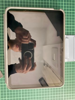 iPad 10ª Gen 11 64GB Gris con funda logited