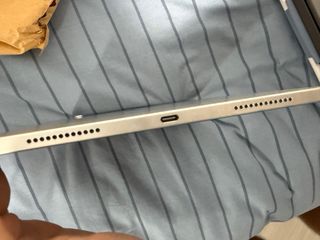 iPad 10ª Gen 11 64GB Gris con funda logited