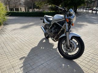 Yamaha XJ 600 Naked Limitada