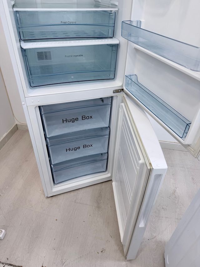 Frigorifero Combi Haier 177 cm senza ghiaccio