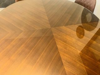 Mesa comedor pie jaula nogal y cristal grueso