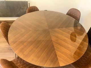 Mesa comedor pie jaula nogal y cristal grueso