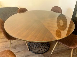 Mesa comedor pie jaula nogal y cristal grueso