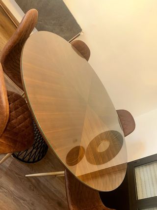 Mesa comedor pie jaula nogal y cristal grueso