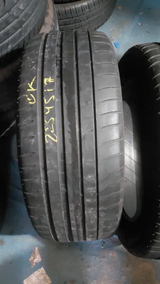 Neumático 225/45/17